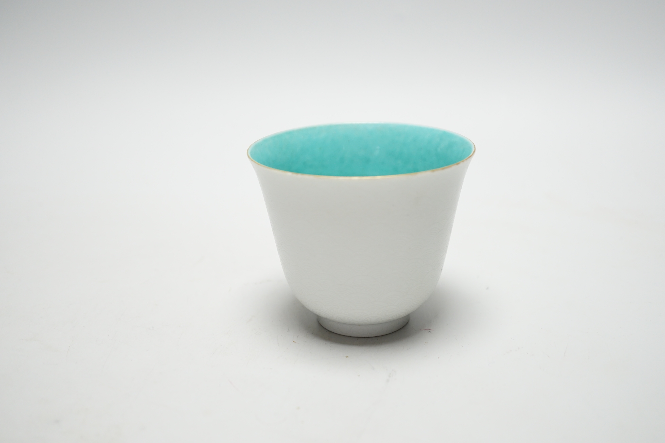 A Chinese famille rose cup, 7.5cm